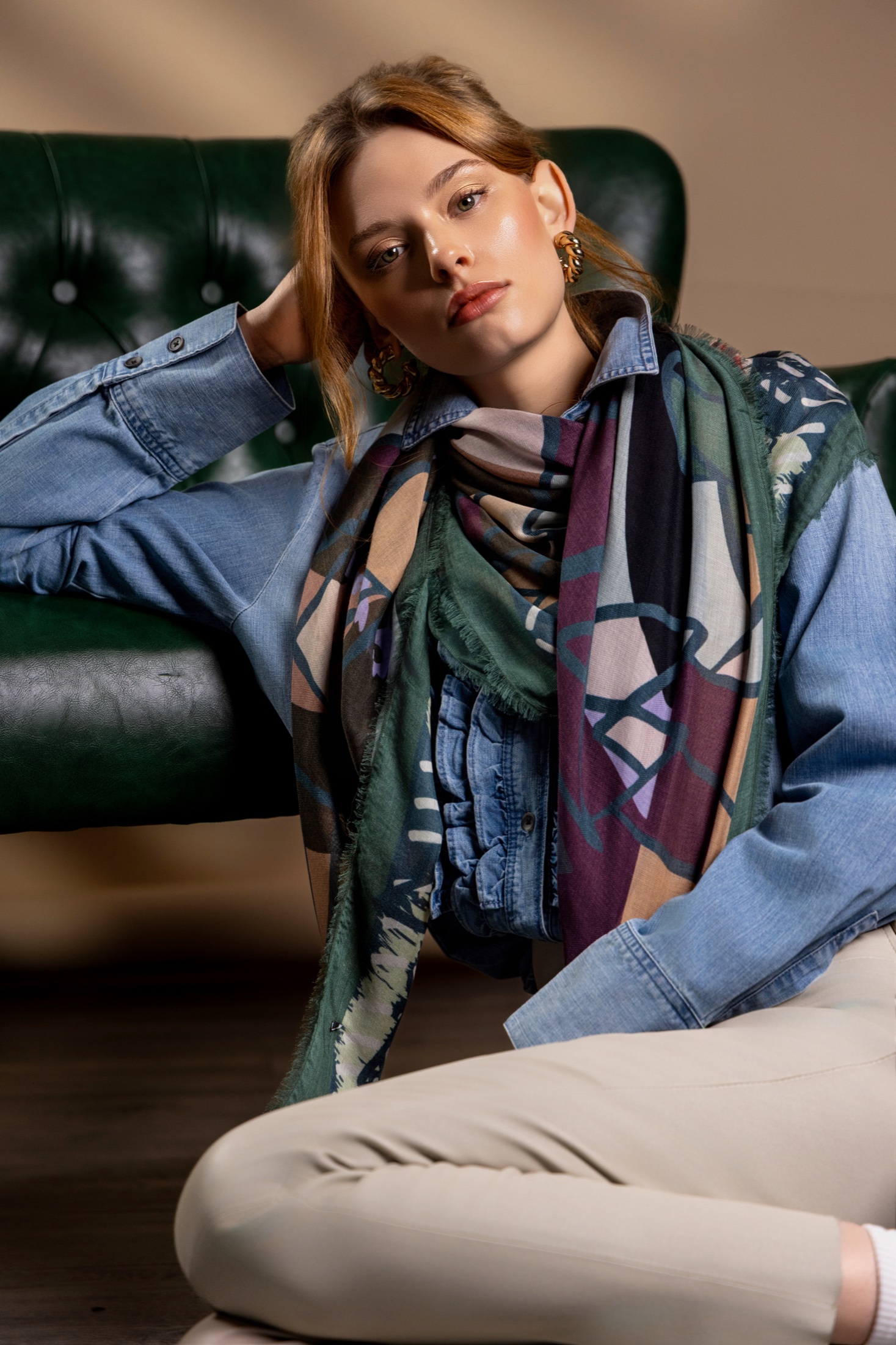 Eşarp editorial moda portresi 3