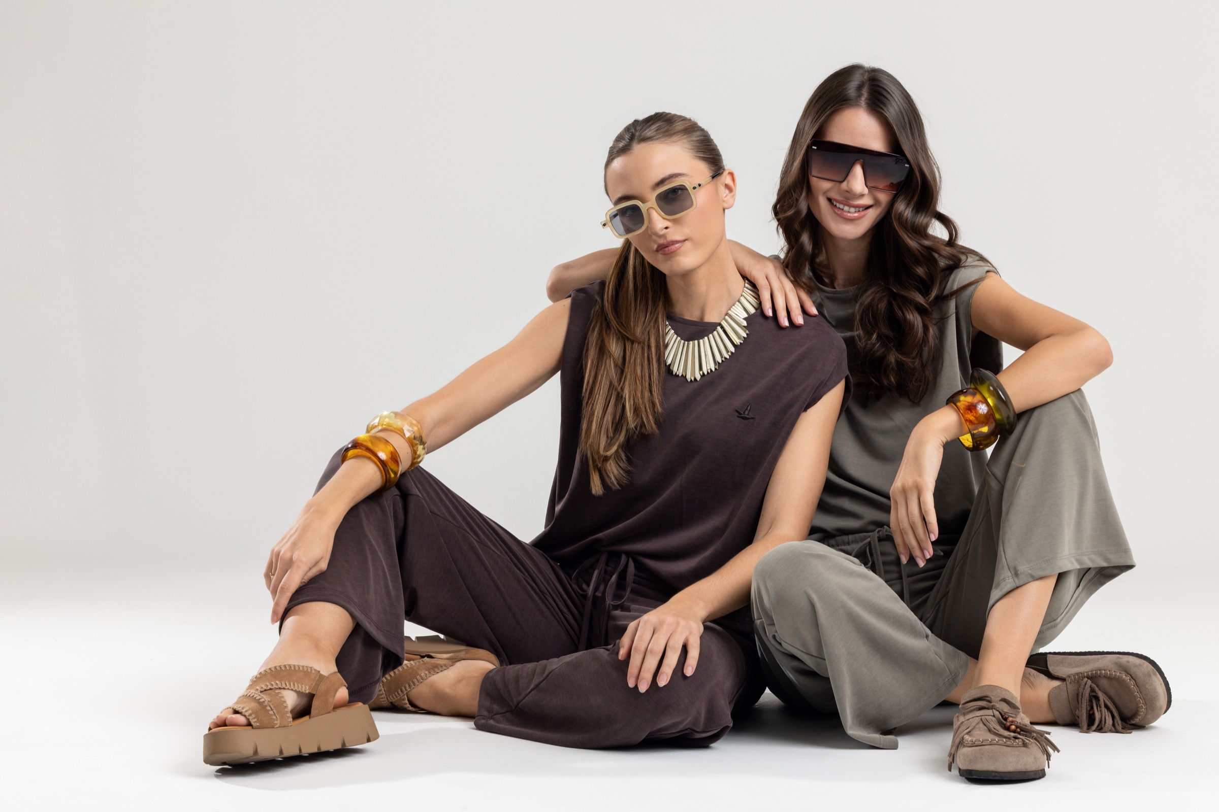 Yuson moda imaj çekiminde iki model